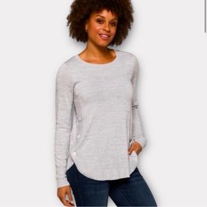 NWT Lety & Me December Side Button Detail Pullover Top, Heather Grey